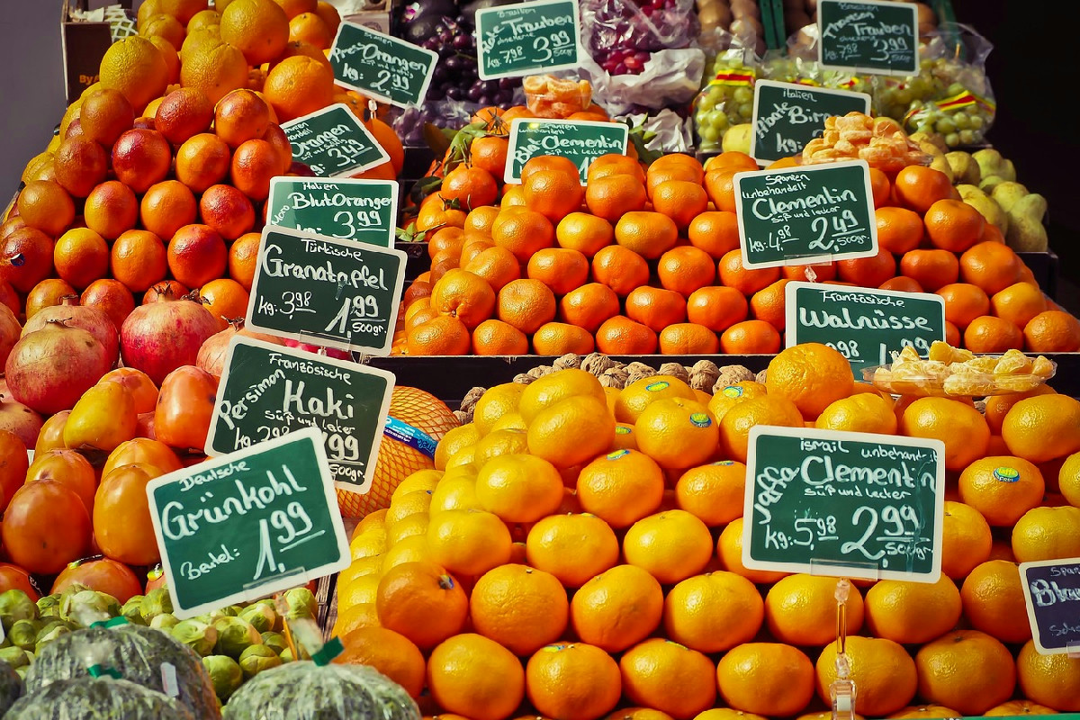 Il viaggio della frutta italiana tra costi e ricarichi: come il prezzo finale sale in negozio